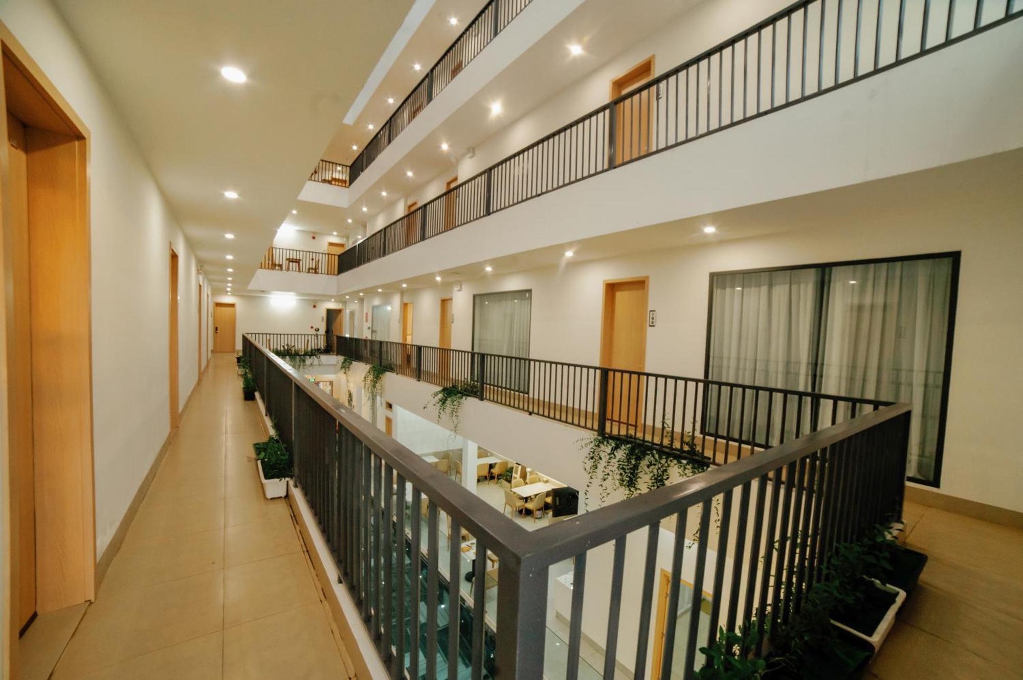 Diora Hotel Pleiku By Hos Esterno foto