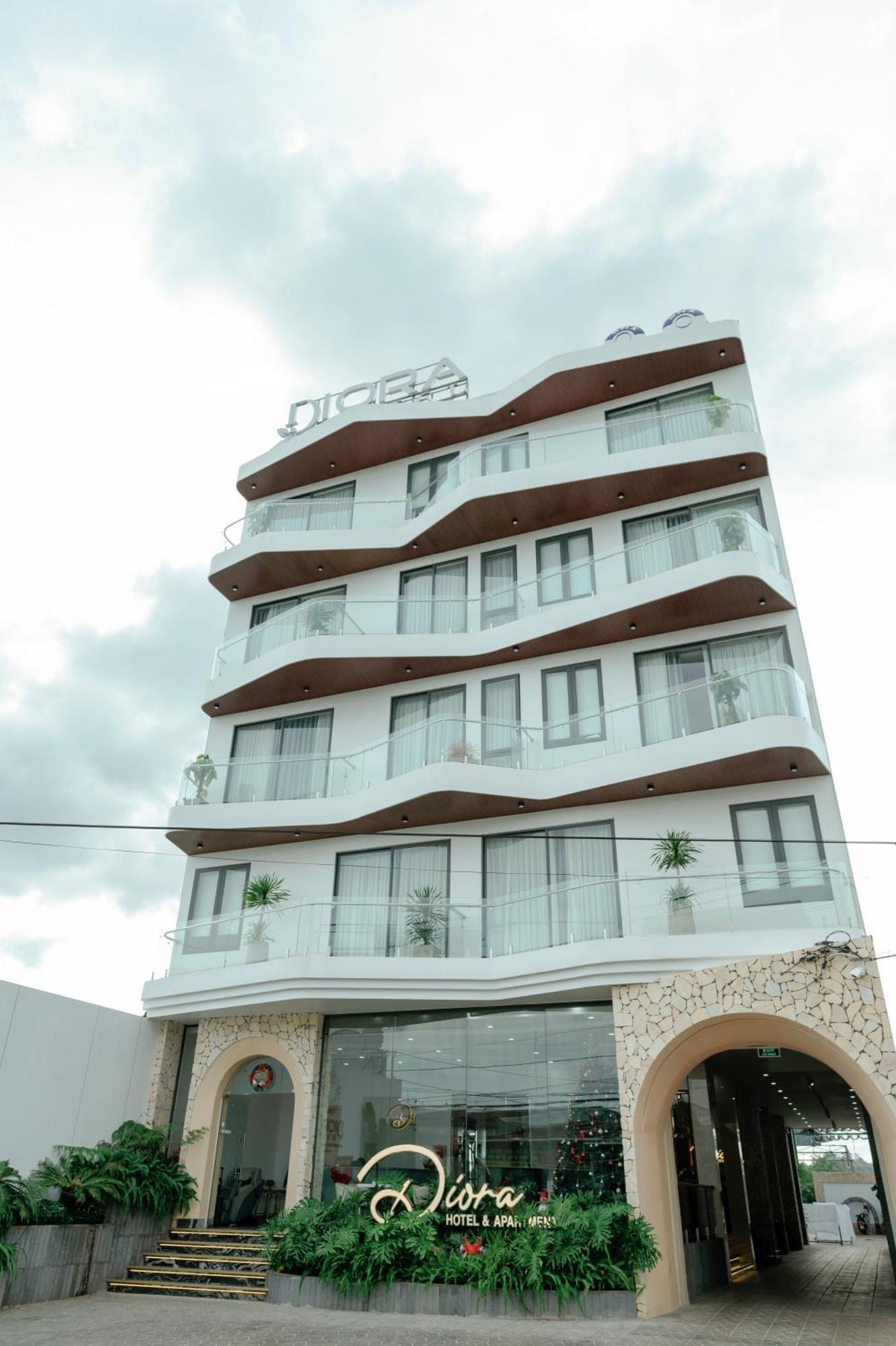 Diora Hotel Pleiku By Hos Esterno foto