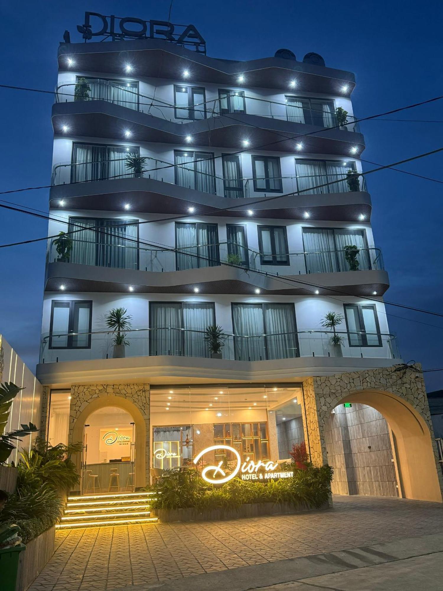 Diora Hotel Pleiku By Hos Esterno foto